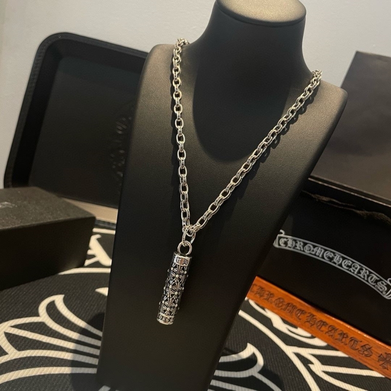 Ch**me He**ts necklaces